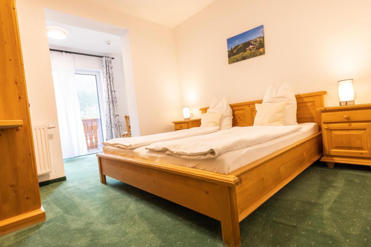 Alpenhotel Ensmann Lassing  Exteriör bild