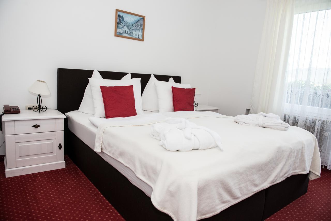 Alpenhotel Ensmann Lassing  Exteriör bild